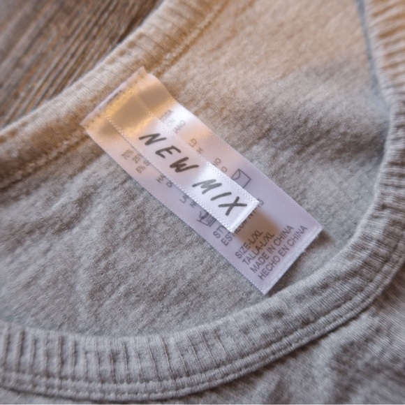 New Mix Light Gray Ribbed Short Sleeve Top - Picture 3 of 3